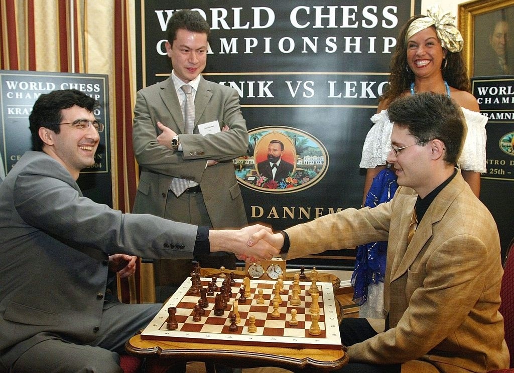 Winning With Imbalances: The Strategic Queen Sac